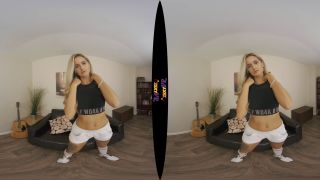 This Super Hot Blonde Will Have Your Temperature Off The Scale (VR 180 -3