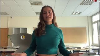 Porn online MyDirtyHobby presents Mary2001 – Mein erstews Video – Vorstellung und direkt auf der Uni-6