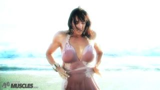 Elise Penn Wet at Beach muscle -1