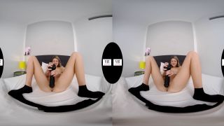 Video Huge Dildo Masturbation : Gina Gerson 2160p UltraHD/4K-8
