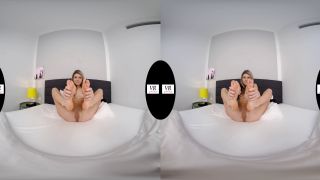 Video Huge Dildo Masturbation : Gina Gerson 2160p UltraHD/4K-9