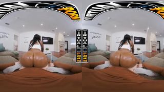 Lia Lovely - Horny Step Mom Throws Ass Sex Online Porn Fu...-5