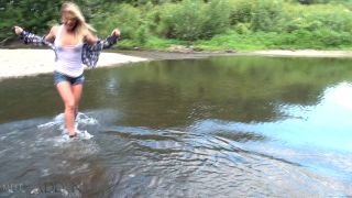 Meet Madden 18 08 29 Wet In Stream XXX 1080p MP4 - LEWD - Xxx-9
