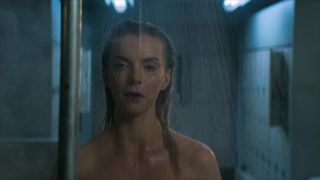 Betty Gilpin - Glow s02e07 (2018) HD 1080p - (Celebrity porn)-5