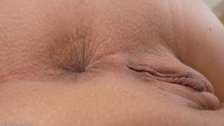 InTheCrack E(2011) Ellie Luna Provence XXX 1080p MP4-NBQ [1080p]-4