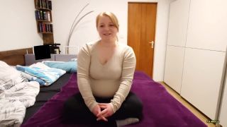 Lovely mia - Mein erstes Mal nackt vor der Kamera - Amateur-2