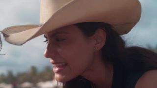 Lucia Uribe, Tessa Ia, Barbara Lopez - Unstoppable (Desenfrenadas) s01e07 (2020) HD 1080p!!!-2