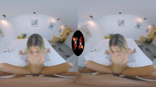 Amelie Stone VR Bliss - Angelic Angel Face UltraHD 8K Sins-9