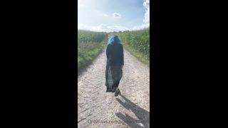REBECCA CROW - katsandcrows () Katsandcrows - likes to make me chorny i dont know what it is about corn fields 22-09-2021-1
