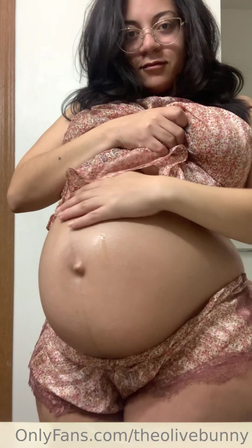 Theolivebunny - Full Term Pregnancy Huge Tits Hot Mom - Solo