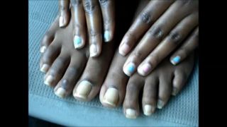 free video 20 Hood milf clear toenails - ebony feet - public big black butt porn-1