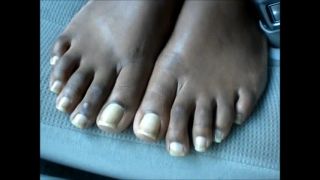 free video 20 Hood milf clear toenails - ebony feet - public big black butt porn-3