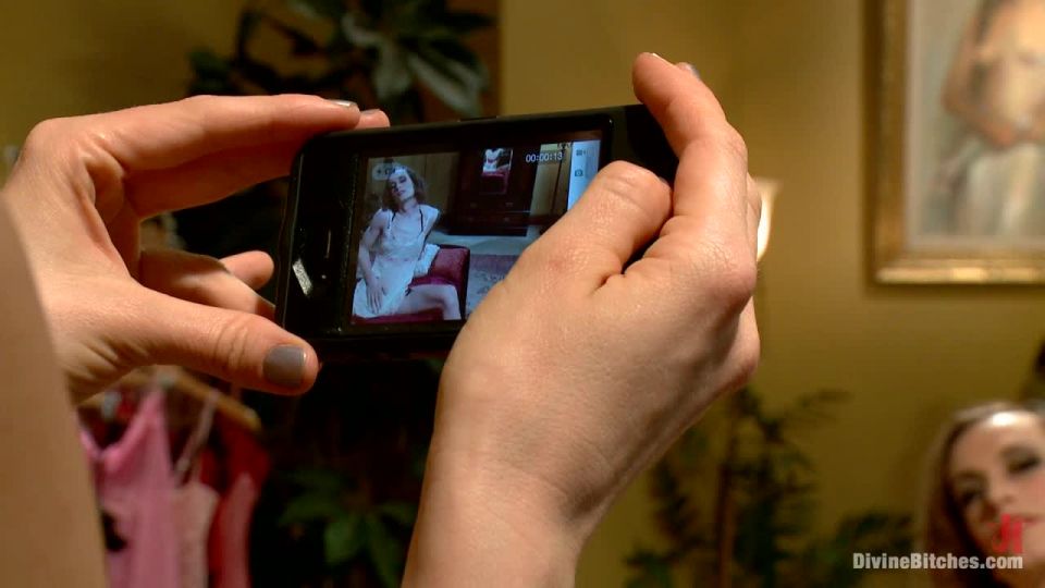 Just One Of the Girls: A sissy slut is born - Lorelei Lee, Owen Gray