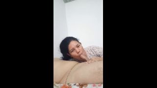 Esposa chupando polla estilo teterito-2