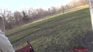 Mia Bandini - Real Public Sex In Park In Autumn (Amateur porn)-3