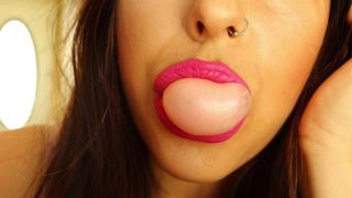 Milf Paradise – Bubblegum Chewing Fisting!-3