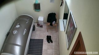  Voyeur hidden camera in Czech Solarium – busty husky girl in solarium (MP4, FullHD, 1920×1080) on voyeur  on voyeur -1