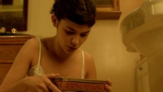 Audrey Tautou, Isis Peyrade, etc - Le Fabuleux destin d&#039;Amelie Poulain (2001) HD 1080p - (Celebrity porn)-2