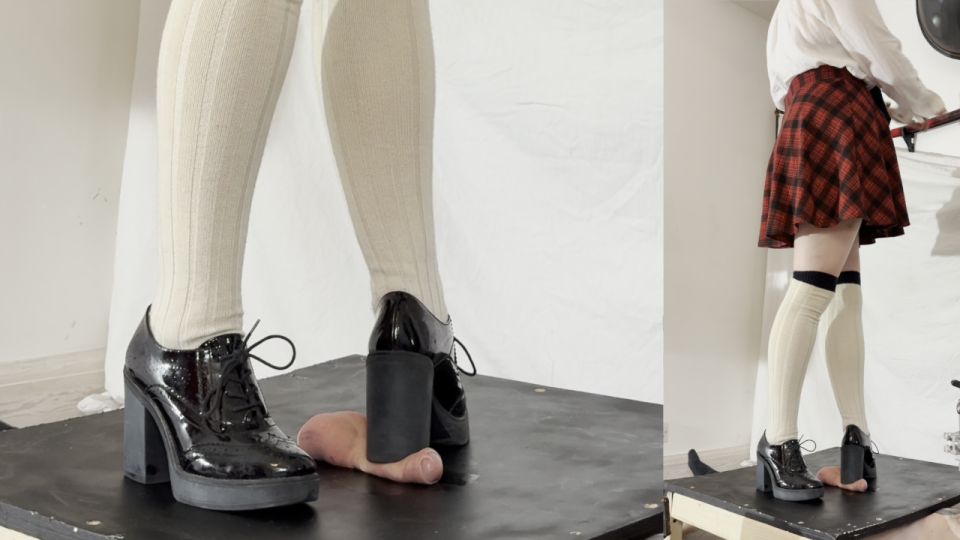 [K2S.CLUB] Mistress Dolores Slave - Demented Schoolgirl Crushing Stomping Shoejob in my and Chunky Patent Brogues - HD 720P