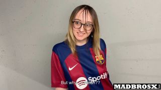 Video A Barcelona Supporter Fucked By PSG Fans In The Corridors Of ...-3