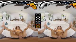 Babi Star,Duncan Saint - VIRTUAL PORN - I Caught My Stepsister Babi Star Filming Herself And Ended Up Fucking Her On Camera-9