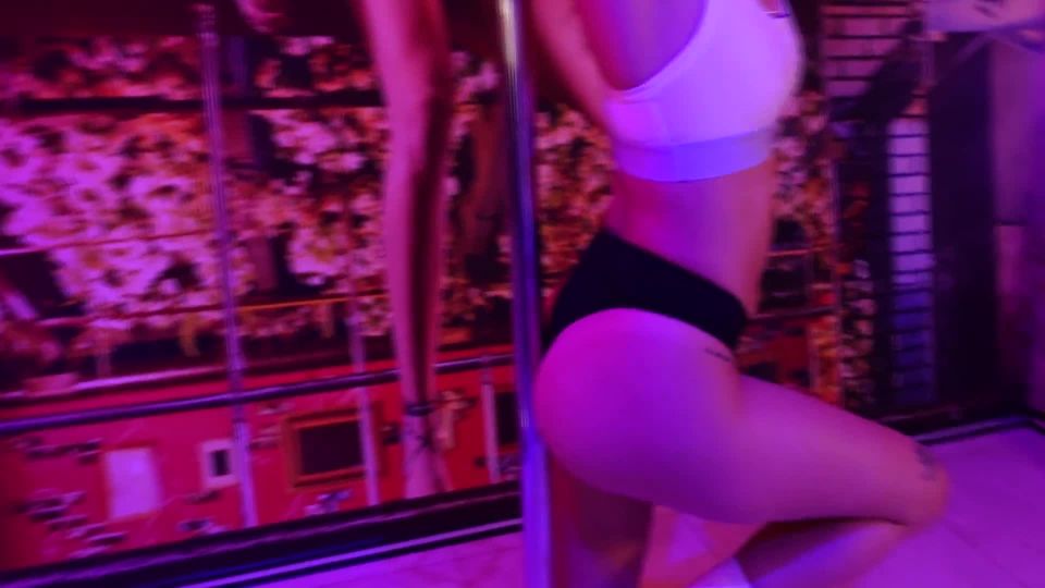 Stripper Broke The Rules And Gave Herself In All Holes Without A Condom For 600 1080p