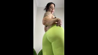 Mandy Lee () Mandylee - want a bite of this juicy green apple dm bite me and the rest of this juicy ap 06-02-2020-4