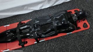 ZHUA175 Desperate Breathing Control in a Latex Vacuum Sleeping Bag.-5