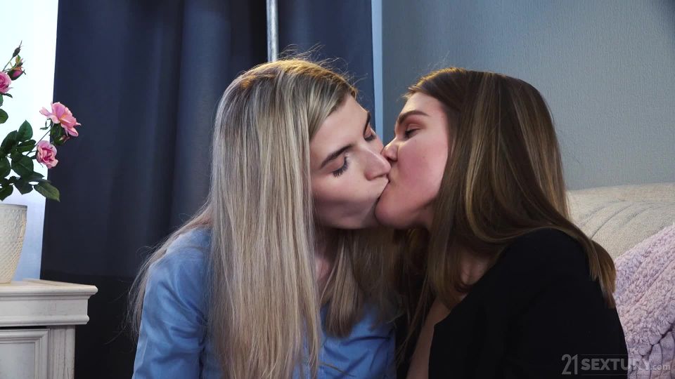 online video 46 Lez Cuties - Amanda Clarke & Monroe Fox - monroe fox - brunette girls porn blonde big tits bbc