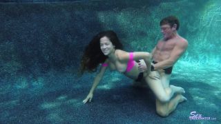 SexUnderwater e1086 Noodles pt 3   Annika Eve (mp4)-5