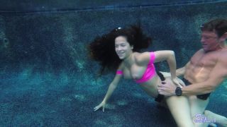 SexUnderwater e1086 Noodles pt 3   Annika Eve (mp4)-6