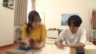 Reducing Mosaic HUNTC-196 上半身は真面目な義姉。でも下半身は淫乱義姉！親に隠れて即ハメ！高速ガン突き！超真面目メガネ義姉が声を押し殺して10連続奥イキ膣痙攣！エッチ-2