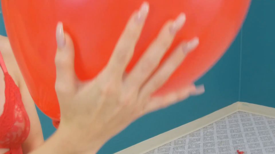 Custom Fetish - Amber s Fingernail Balloon Popping - Fetish