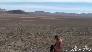 Muscle Girl Fucked by Muscle Guy in desert **-1