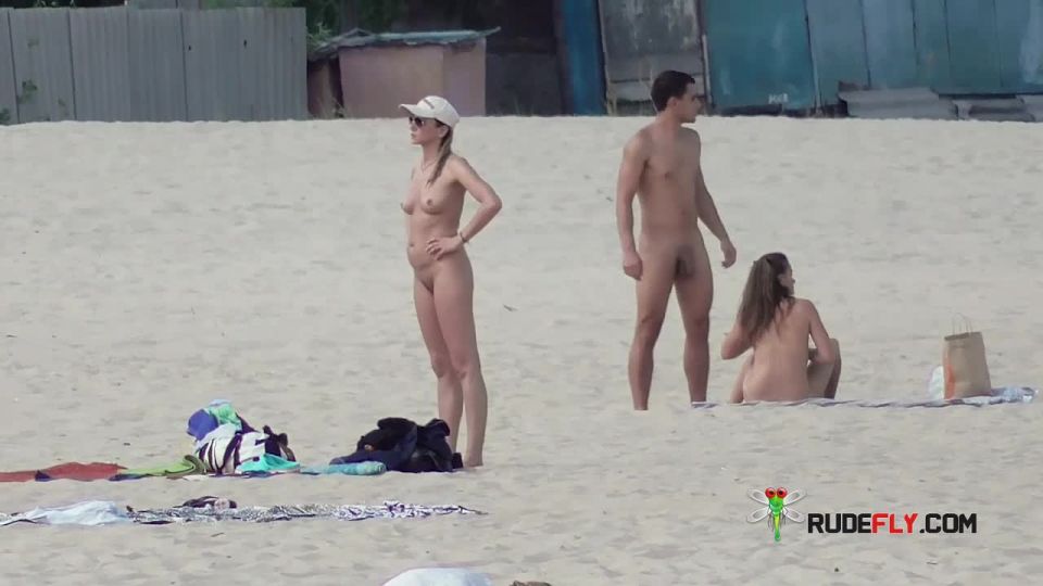 Naomi - Naturist strand female  posing