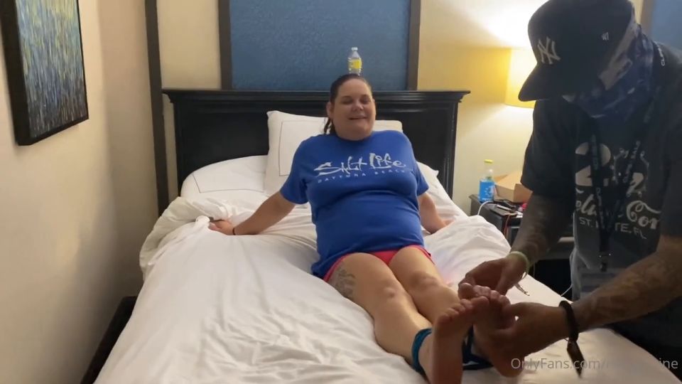 hardcore Macy Divine Macy Divine aka macydivine - 10-19-2022 OnlyFans Video - Its fetcon weekend My Klassie, BK and I were out getting pizza and we bumped into video