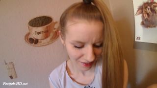 Online porn - Geiler Footjob on the table !!! – Xxxpaarxxx888 handjob-8