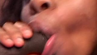 Séance de bukkake pour Sirena, une belle black de Saint Denis (Femdom porn)-7