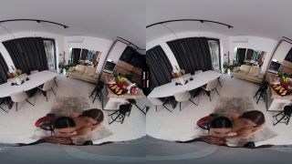 UltraHD VR Porn: MILF & Teen Threesome FFM Sex Taboo Cumshot-1