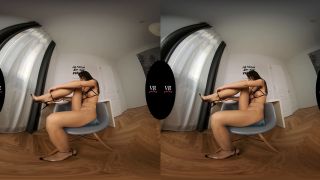 Video Big Dildo Makes Her Squirt: Carolina Abril 2160p UltraHD/4K-1