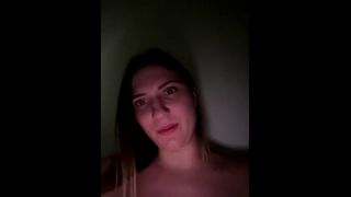 MILF porn Leahgoeswilde LeahGoesWilde Teases Her Perfect Tits in Steamy Video-8