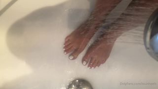 Onlyfans - Lou In Heels - louinheelsThese need a good rinse after a hot sweaty day outside - 07-05-2020-6