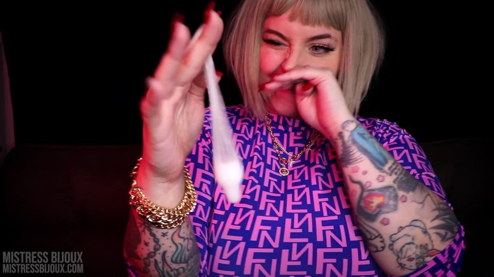 video 48 Dominatrix Bijoux – Condom Slurper on fetish porn rubber fetish