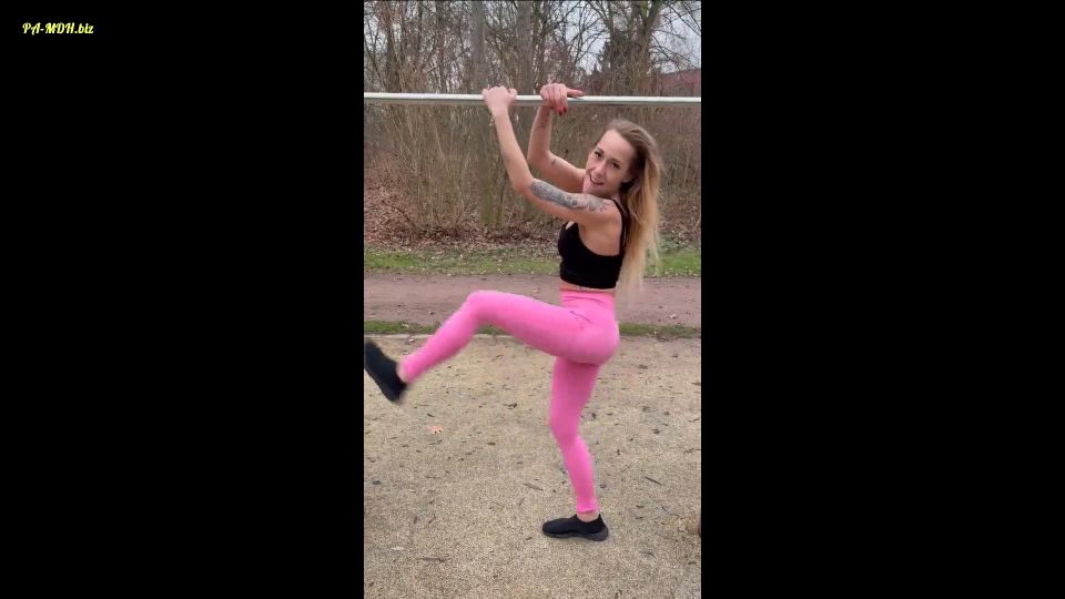 [K2S.CLUB] ZoeyLinn772 - Geiles ArschWorkout in enger - FullHD 1080P