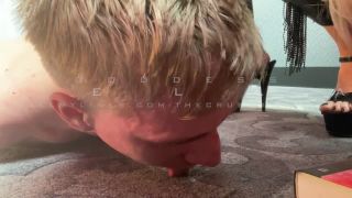 THE CRUEL BEAUTY - GODDESS BELLA - TRAMPLING FAT PIG Vide...-6