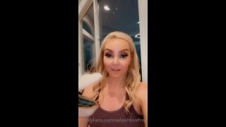 Onlyfans - Aaliyah Love - aaliyahlovefreeMy shoe broke and I fell in the middle of a scene Never a dull moment - 20-11-2021-5