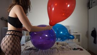 online video 20 Herloons – Saskia – Sit popping Looner Landing balloons | jerkoff encouragement | pov african femdom-7