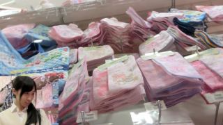 Extreme and erotic shop assistant full body voyeur – sspd15.5 Voyeur-0