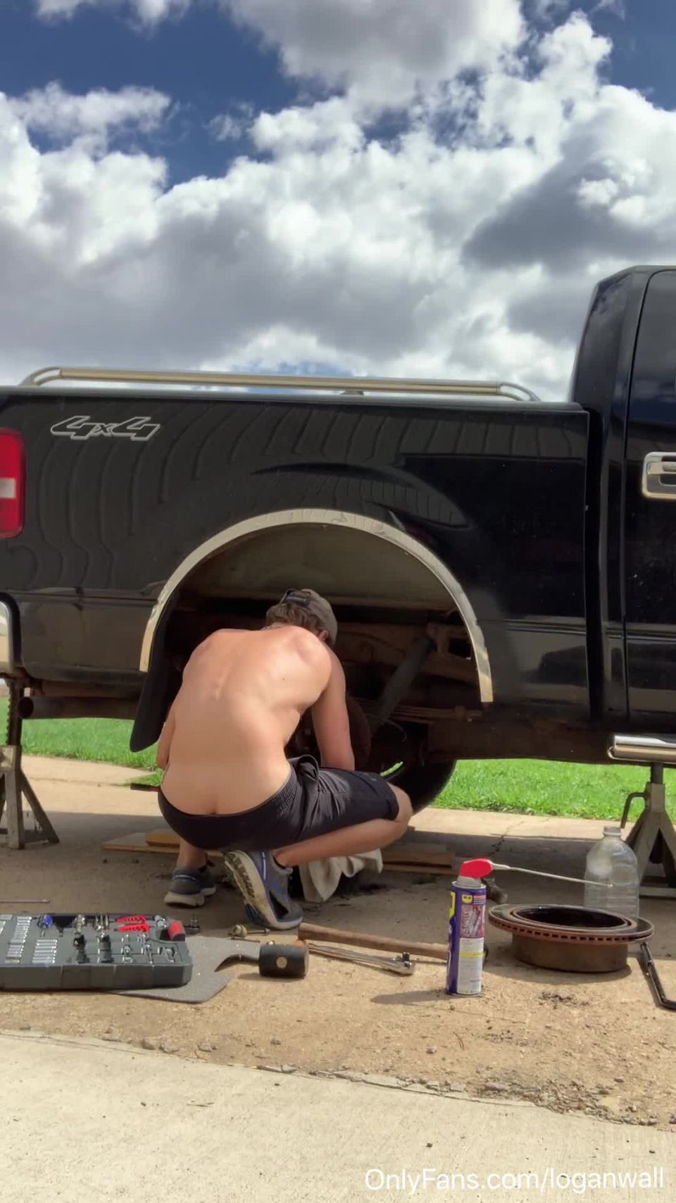 Loganwall () - cleaning up an oil leak with a plumbers crack and showin off the cock too think o 04-05-2020