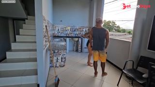 Peguei meu vizinho no flagra pegando minhas calcinhas ver aquilo me deu tanto tesao no cu-2
